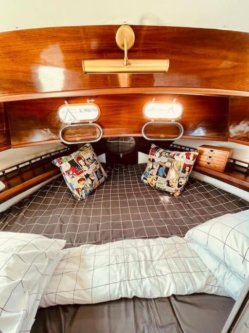 Vintage Classic 70S Boat! Hotel Sant Adrià de Besòs Kültér fotó