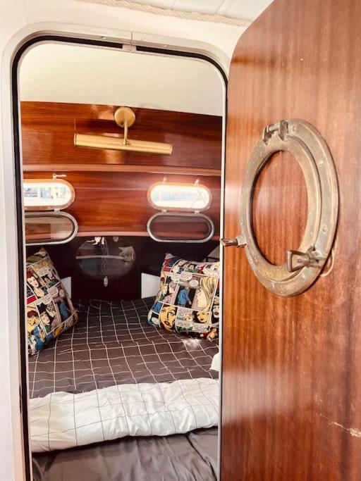 Vintage Classic 70S Boat! Hotel Sant Adrià de Besòs Kültér fotó